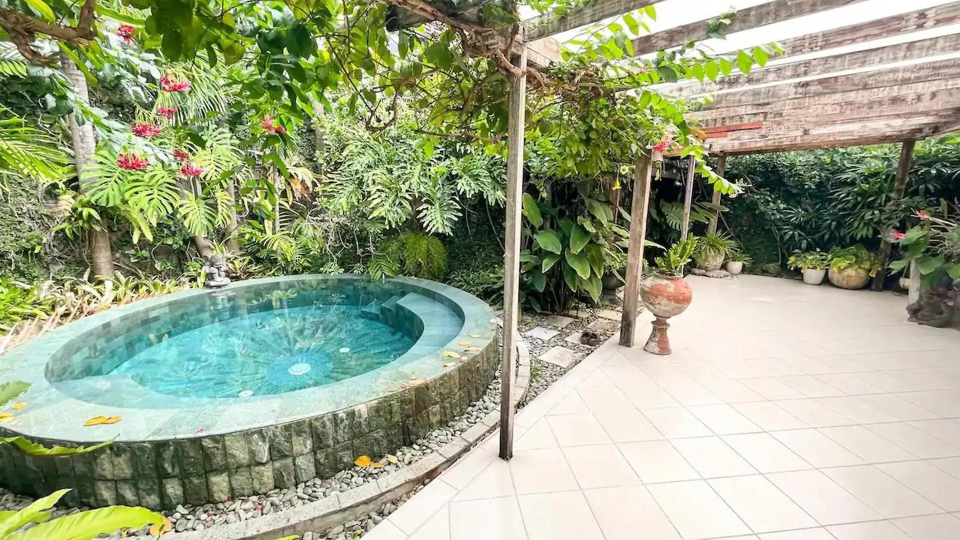 اتصالات Wonder Villa, Close To The Main Strip Of Seminyak 